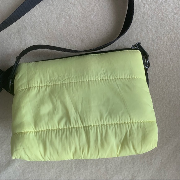 Simply Vera puffer purse. - Picture 2 of 8